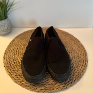 Women’s Classic Black Slip-On Vans